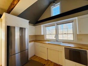 410 Cider Hill Rd in York, ME - Building Photo - Building Photo