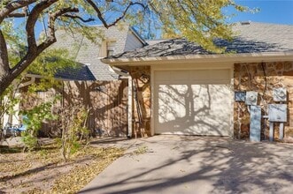2930 Colonial Ln in Edmond, OK - Building Photo - Building Photo