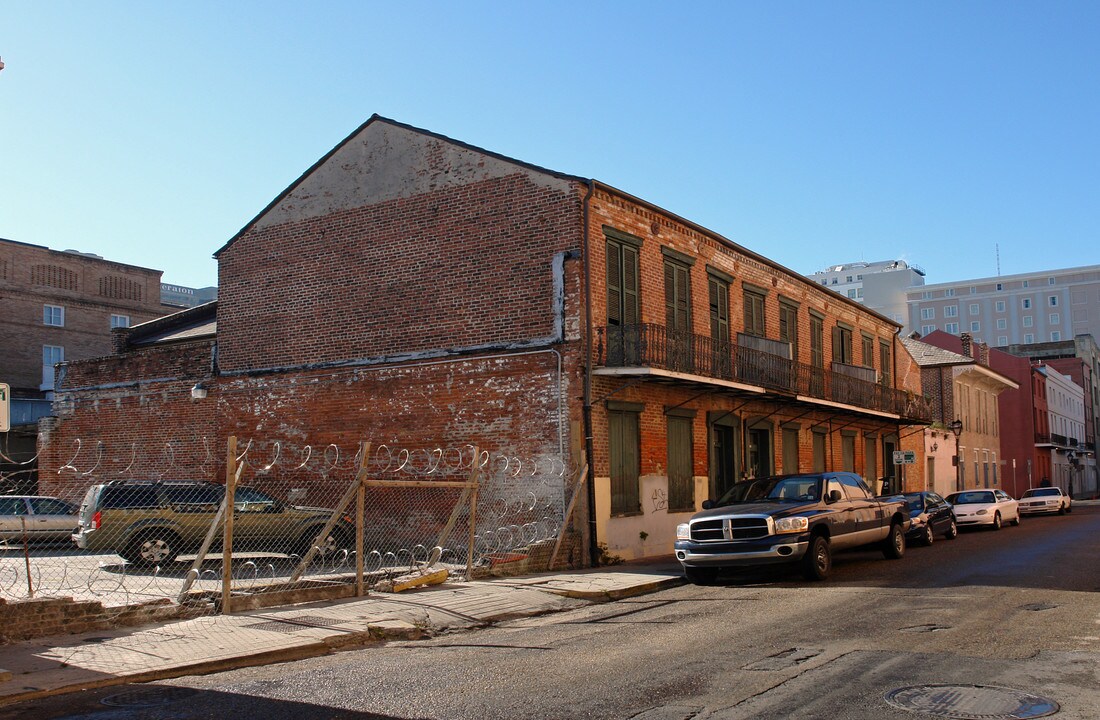 308 Burgundy St in New Orleans, LA - Building Photo