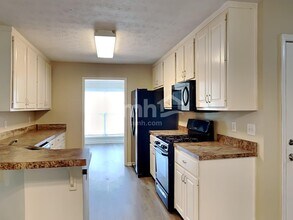 881 Simon Park Cir in Lawrenceville, GA - Building Photo - Building Photo