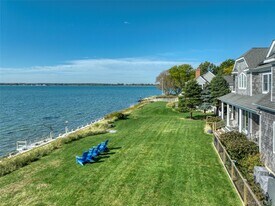 1060 Willow Terrace Ln in Orient, NY - Building Photo