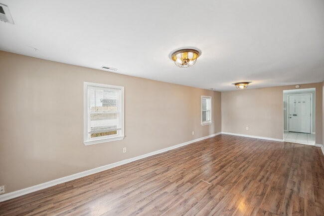 4217 Dunning Rd in Norfolk, VA - Foto de edificio - Building Photo