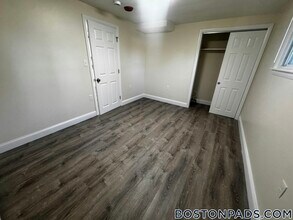 11 River Dr in Danvers, MA - Foto de edificio - Building Photo