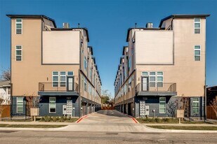 723 W 10th St in Dallas, TX - Building Photo