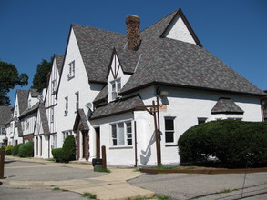 22 Pearsall Ave in Freeport, NY - Foto de edificio - Building Photo