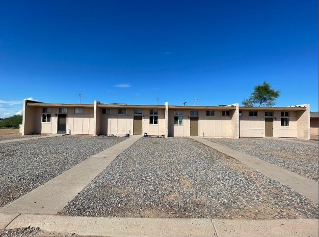 13961-13939 S Berwick Rd in Arizona City, AZ - Building Photo - Building Photo