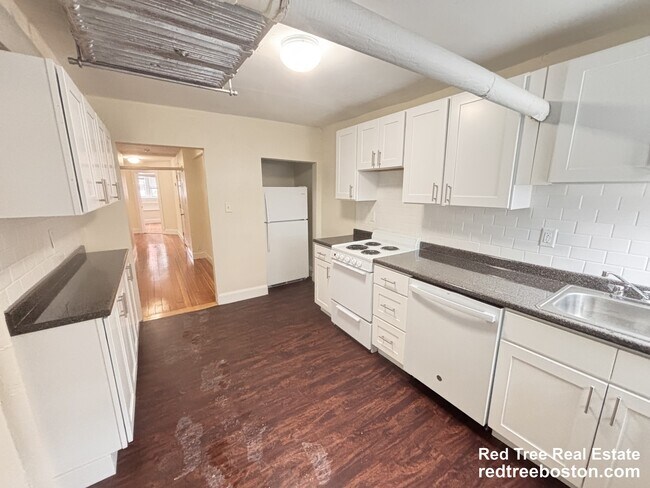 7 Mount Hood Rd, Unit B in Boston, MA - Foto de edificio - Building Photo