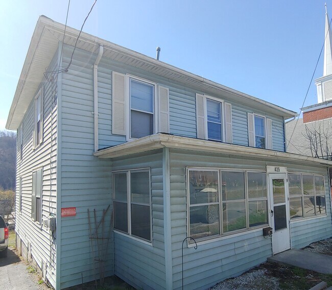 425 Main St W Rentals in Ronceverte, WV