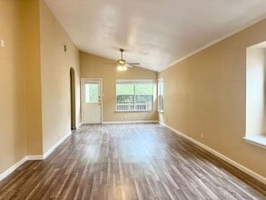 8927 Gill Bridge in San Antonio, TX - Building Photo - Building Photo