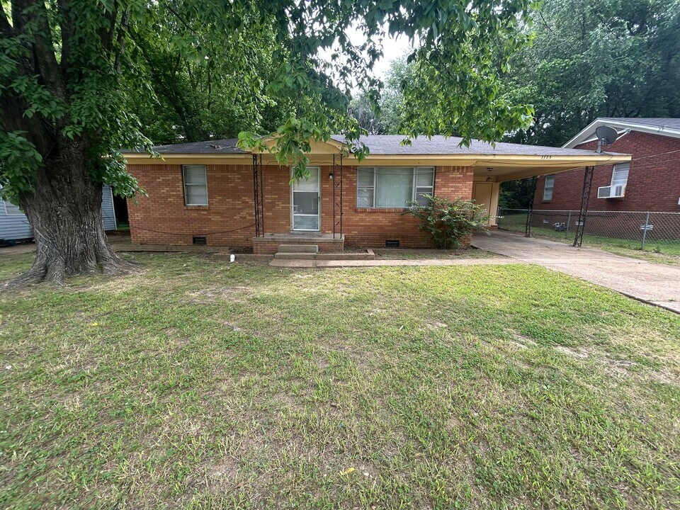 1125 Edgewood Ave in Brownsville, TN - Building Photo