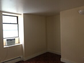 167 Sands St, Unit 305 in Brooklyn, NY - Foto de edificio - Building Photo