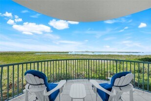 4801 Island Pond Ct in Bonita Springs, FL - Building Photo