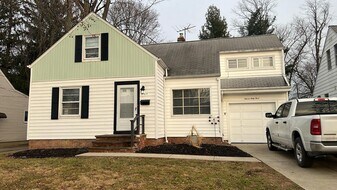 1163 Churchill Rd in Lyndhurst, OH - Building Photo