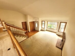1318 E McLeod Rd in Bellingham, WA - Building Photo - Building Photo