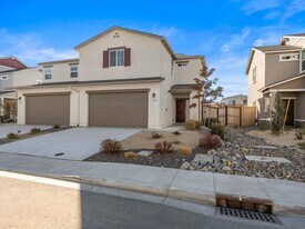 1929 Silicone Dr in Sparks, NV - Building Photo