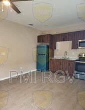 3009 W Kenwood St in Edinburg, TX - Building Photo - Building Photo