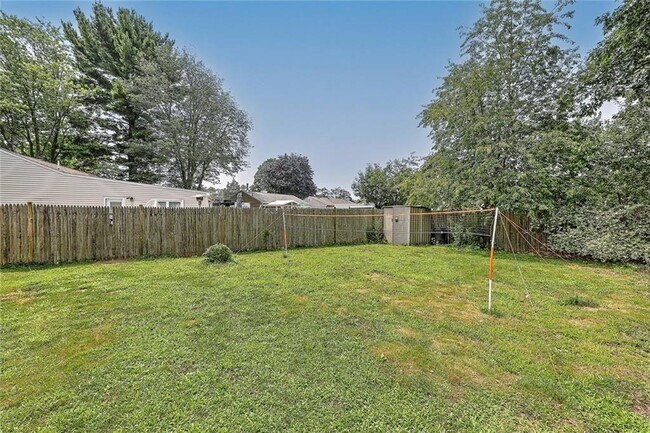 52 Leroy Dr in East Providence, RI - Building Photo - Building Photo