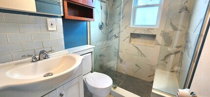 75 Central Ave, Unit 2 in Revere, MA - Foto de edificio - Building Photo