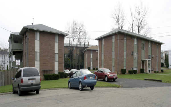 Dominion Townhomes in Akron, OH - Building Photo - Building Photo