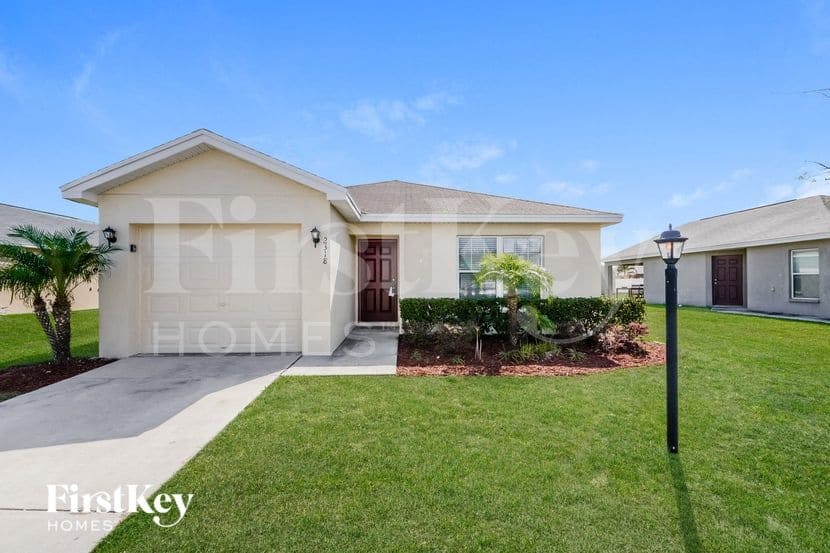 2318 11th Ave E in Palmetto, FL - Foto de edificio