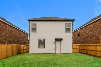 1311 Esther Ln in Ennis, TX - Building Photo - Building Photo