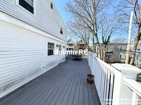 920 E 4th St, Unit 1 in Boston, MA - Building Photo