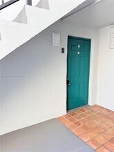 7140 NW 179th St in Hialeah, FL - Building Photo - Building Photo