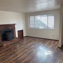 274 Shakemill Rd in Roseburg, OR - Building Photo - Building Photo