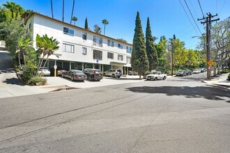 8741-8743 Shoreham in West Hollywood, CA - Foto de edificio - Building Photo