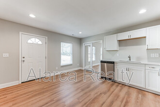 1217 Skyview Rd in Charlotte, NC - Building Photo - Building Photo