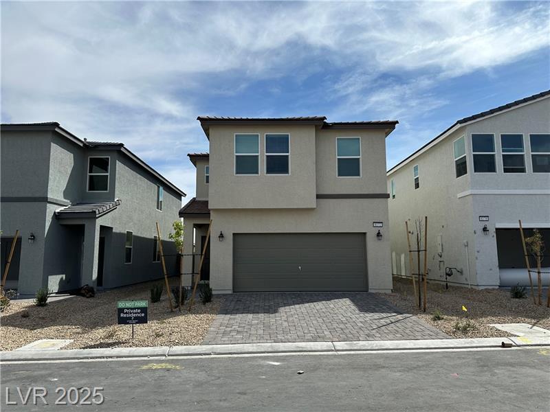 8172 Rockflower St in Las Vegas, NV - Building Photo