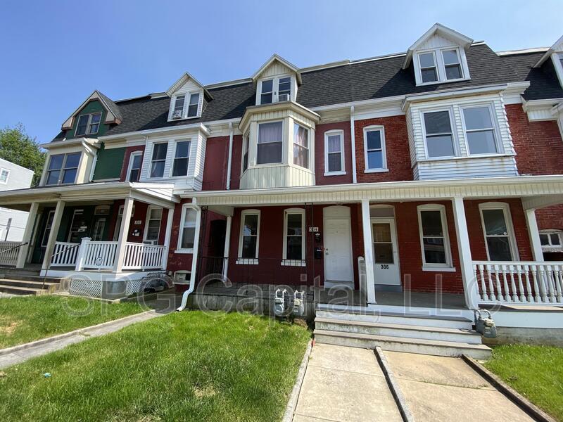 304 W Cottage Pl in York, PA - Building Photo
