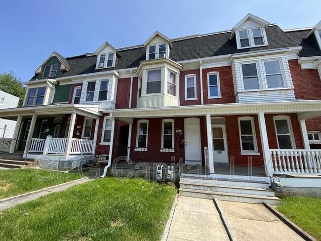 property at 304 W Cottage Pl