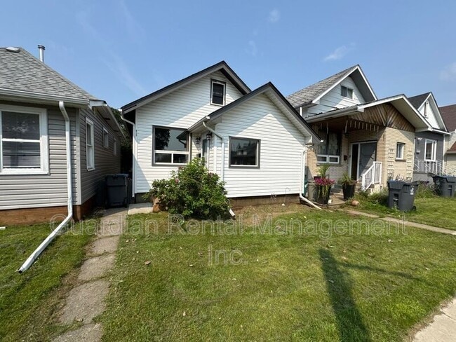 property at 839 Minnesota St