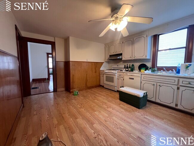 23 Sargent St, Unit 1 in Cambridge, MA - Building Photo - Building Photo