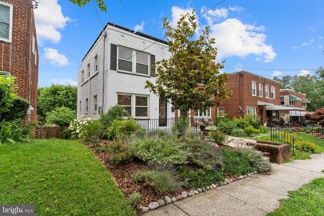 property at 5515 Chillum Pl NE