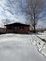 10189 Count Dr in St. Louis, MO - Building Photo