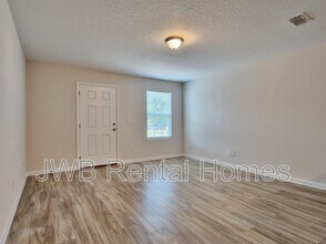 8492 McGirts Village Ln in Jacksonville, FL - Building Photo - Building Photo