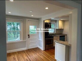 991 Massachusetts Ave in Lexington, MA - Building Photo