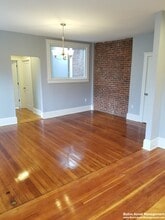2 Humboldt Ave, Unit 3B in Boston, MA - Foto de edificio - Building Photo