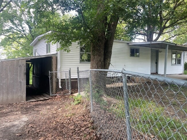 property at 687 Benton St