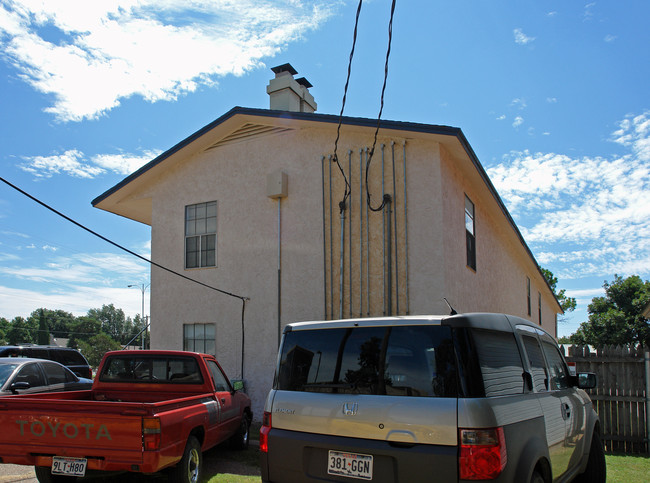 2506 20th St in Lubbock, TX - Foto de edificio - Building Photo