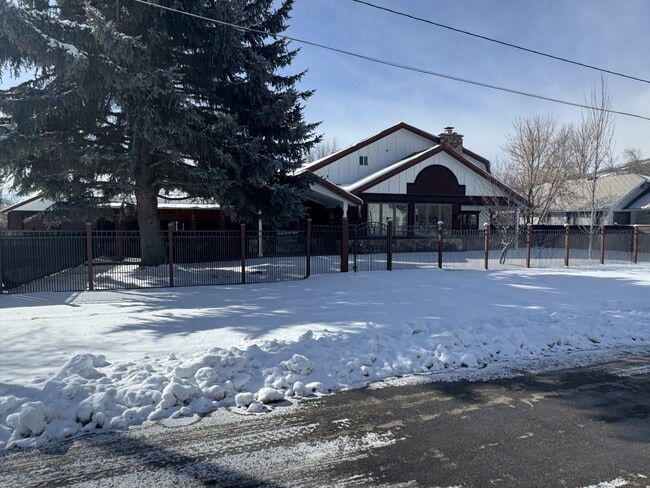 property at 325 W 100 N