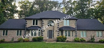 7701 Elizabeth Way Dr in Ooltewah, TN - Building Photo