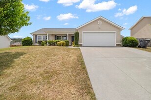 137 May Apple Rd in Bluff City, TN - Building Photo