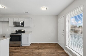 310 California Dr in Glenn Heights, TX - Building Photo - Building Photo
