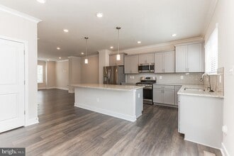 8039 Blue Stream Dr in Elkridge, MD - Building Photo - Building Photo