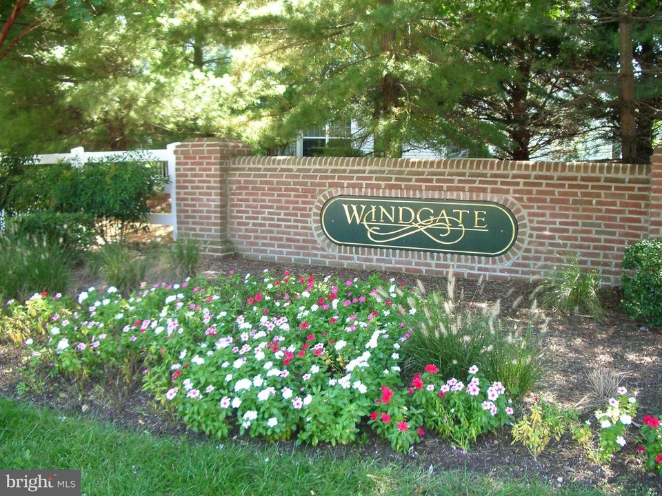 2050 Quaker Way-Unit -5 in Annapolis, MD - Building Photo