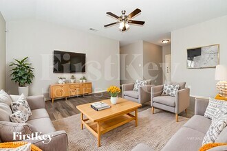 1821 Ridgecrest Dr in Terrell, TX - Foto de edificio - Building Photo