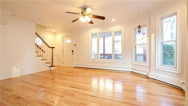 173 Broadway in Milford, CT - Foto de edificio - Building Photo